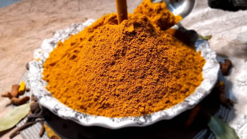 تصویر 3 از پودر زردچوبه گلها چاشنی پرکاربرد سفره های ایرانی